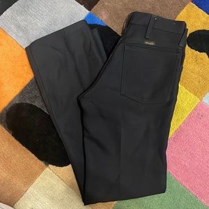 wrangler black 82BK pants / size 28 x 30